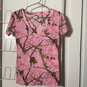 Paramount v neck pink camo shirt. Size M